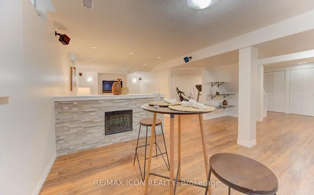 Additional image 29 of 43 Winding Way