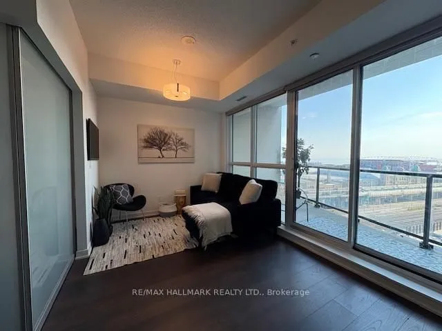 Additional image 5 of 51 East Liberty St Unit 1215