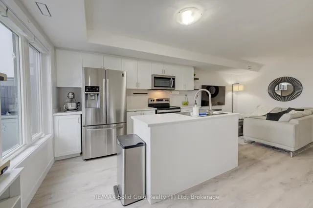 Additional image 4 of 160 Rochefort St Unit A4