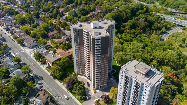 Additional image 4 of 980 Broadview Ave Unit 403