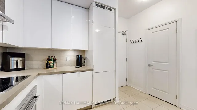 Additional image 17 of 60 Annie Craig Dr Unit 1008