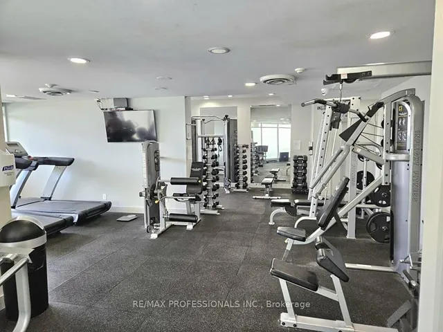 Additional image 16 of 600 Queens Quay Unit 1028