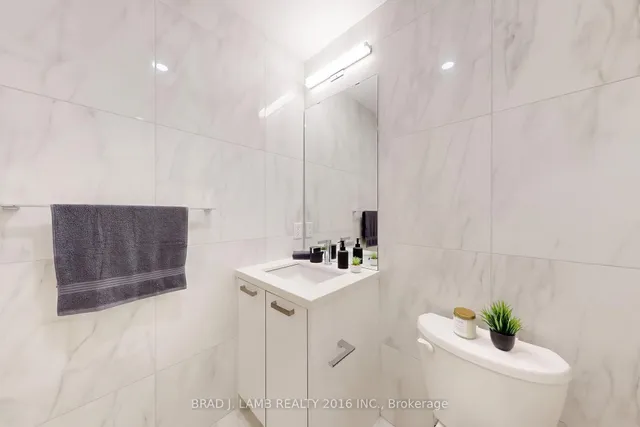 Additional image 32 of 458 Richmond St Unit 1701