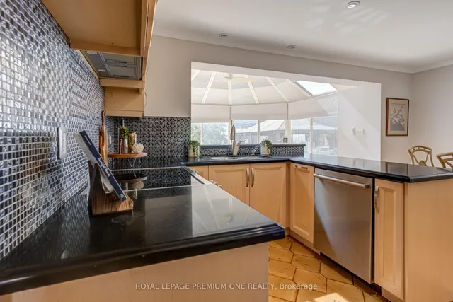 Additional image 12 of 41 Whitley Ave