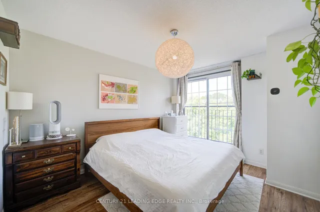 Additional image 21 of 39 Shank St Unit TH302