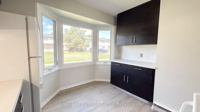 Additional image 7 of 160 Jansen Ave Unit 32