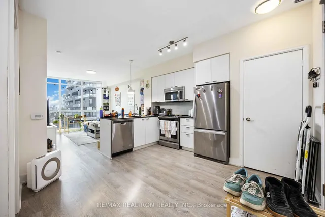 Additional image 19 of 30 Roehampton Ave Unit 1501