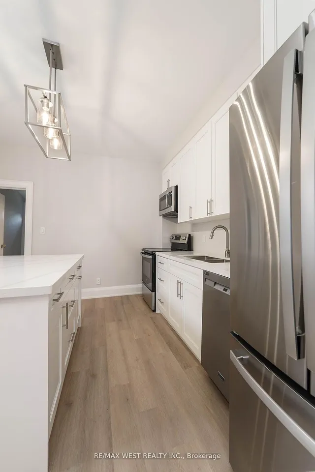 Additional image 17 of 115 Edwin Ave