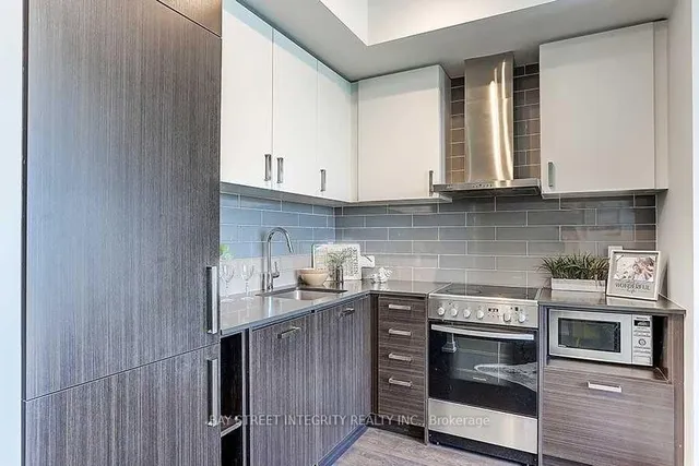 Additional image 12 of 125 Redpath Ave Unit 1912