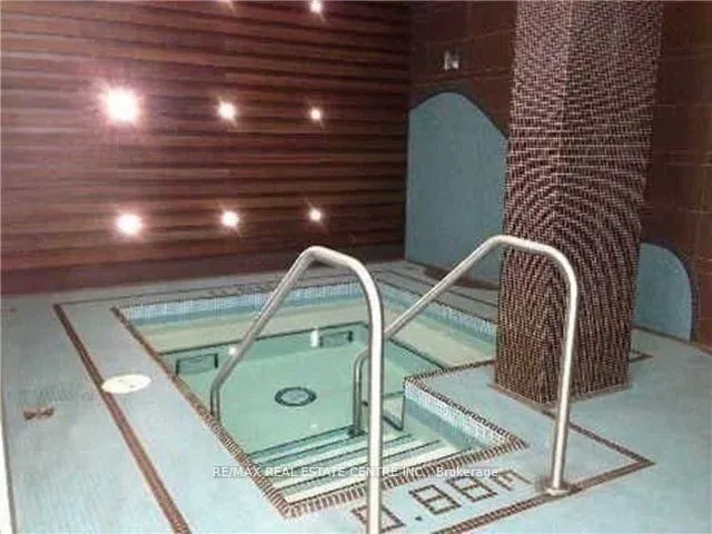 Additional image 11 of 80 Marine Parade Dr Unit 1906