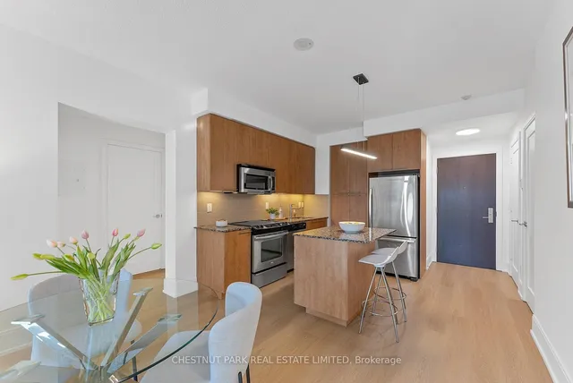 Additional image 8 of 70 Roehampton Ave Unit 719