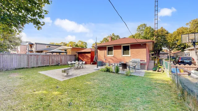 Additional image 28 of 33 Savarin St