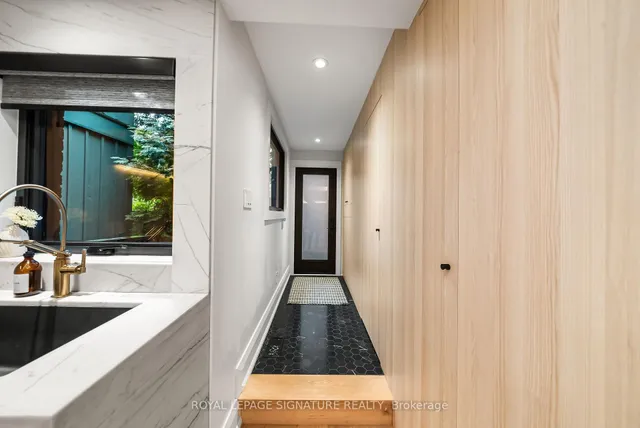 Additional image 35 of 820 Palmerston Ave