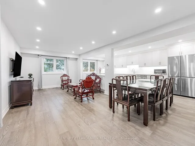 Additional image 3 of 36 Levitt Crt