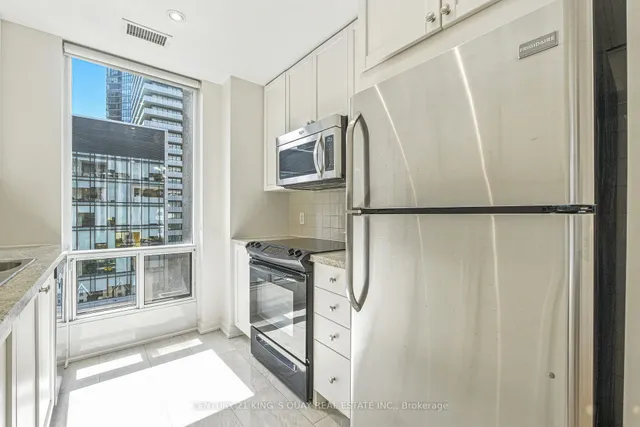 Additional image 15 of 85 Bloor St Unit 810