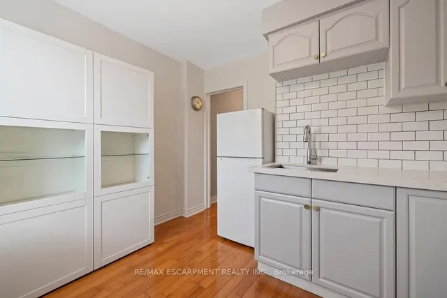 Additional image 33 of 406 Margueretta St