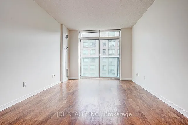 Additional image 17 of 109 Front St Unit 823