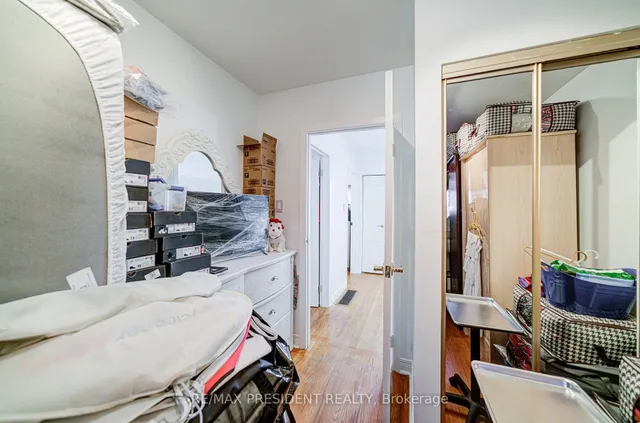 Additional image 23 of 74 Bloomington Cres