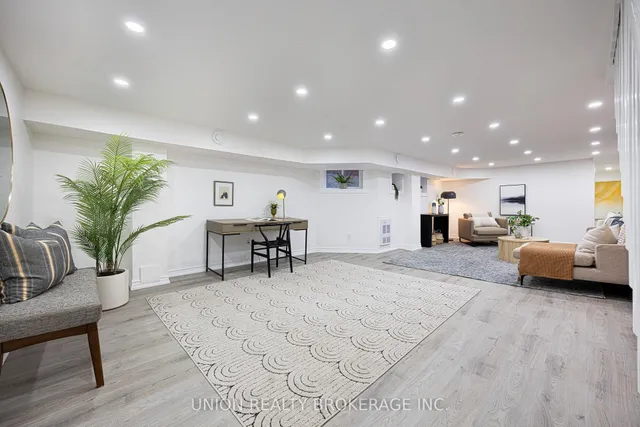 Additional image 26 of 6 Jean St