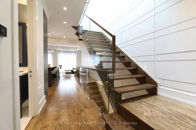 Additional image 10 of 159 Roe Ave