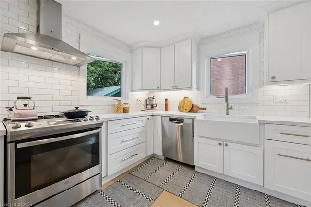 Additional image 10 of 100 Dekay St