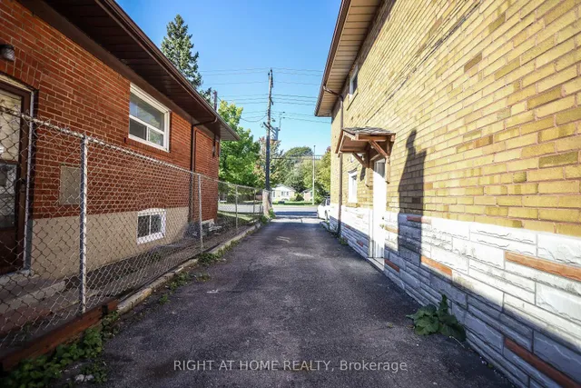 Additional image 32 of 3261 Lawrence Ave