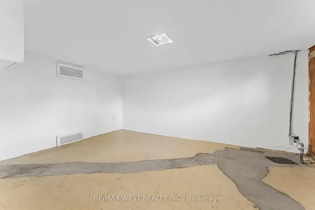 Additional image 29 of 215 Jane St