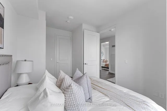 Additional image 21 of 10 Meadowglen Pl Unit 403