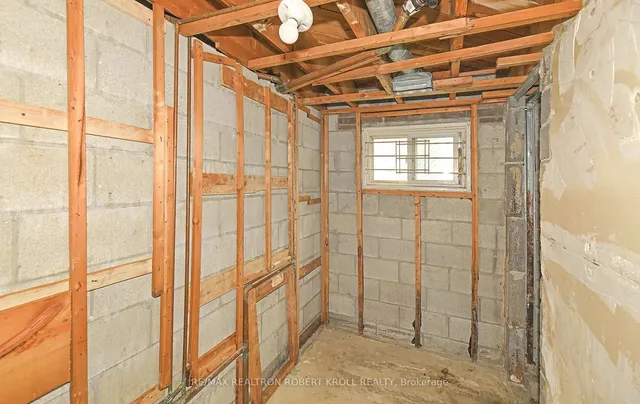Additional image 20 of 32 Orangewood Cres
