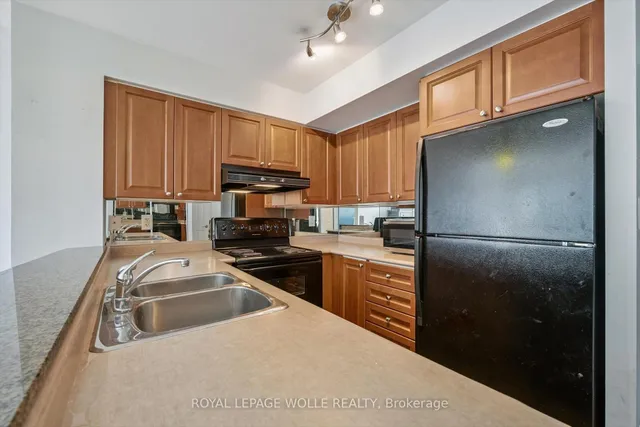 Additional image 10 of 230 King St Unit 1109