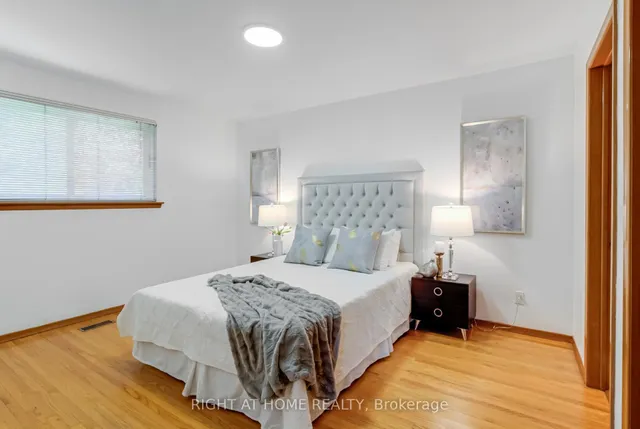 Additional image 20 of 22 Rainier Sq