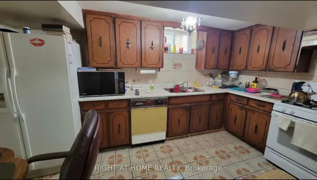 Additional image 17 of 12 Fairglen Ave