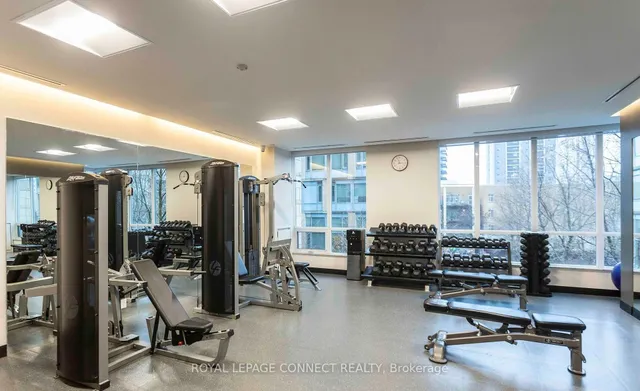 Additional image 7 of 500 Sherbourne St Unit 812