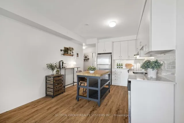 Additional image 6 of 3563 Lake Shore Blvd Unit 212