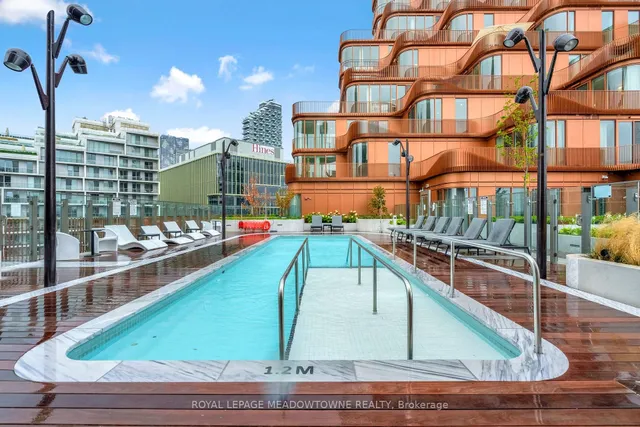 Additional image 40 of 155 Merchants' Wharf Unit 826