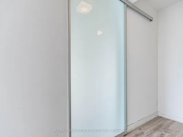Additional image 17 of 28 Wellesley St Unit 3302