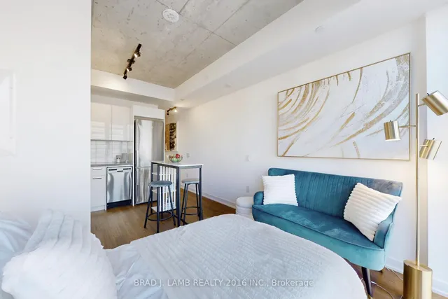 Additional image 9 of 195 McCaul St Unit 1004