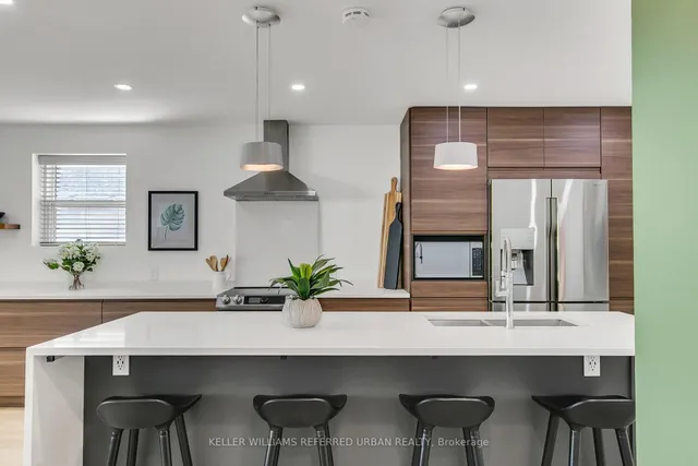 Additional image 24 of 106 Leyton Ave