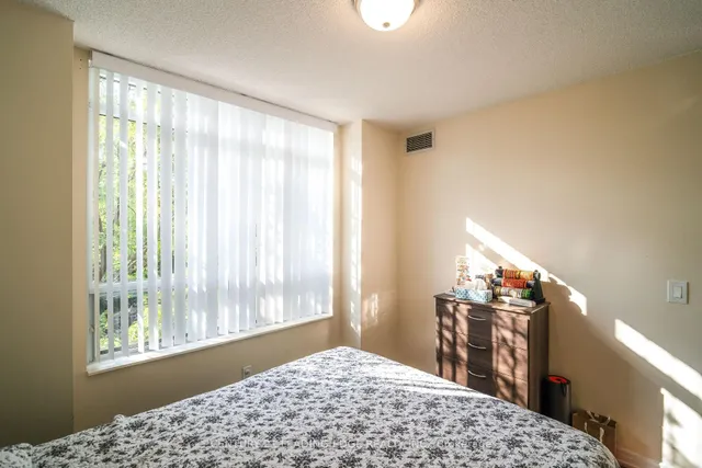 Additional image 28 of 700 HUMBERWOOD Blvd Unit 219