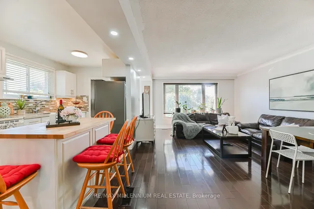 Additional image 15 of 242 Coronation Dr