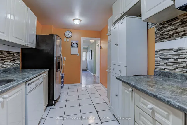 Additional image 10 of 15 Lowry Sq