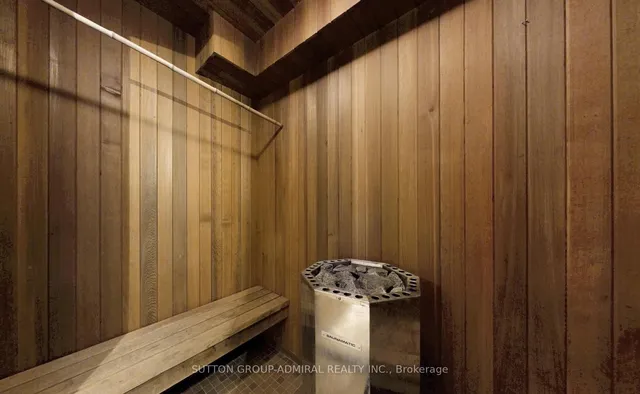 Additional image 44 of 33 Carnival Crt