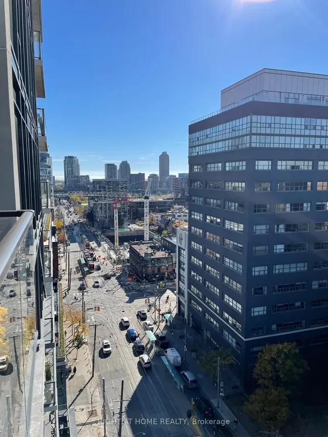 Additional image 29 of 111 Bathurst St Unit 1205