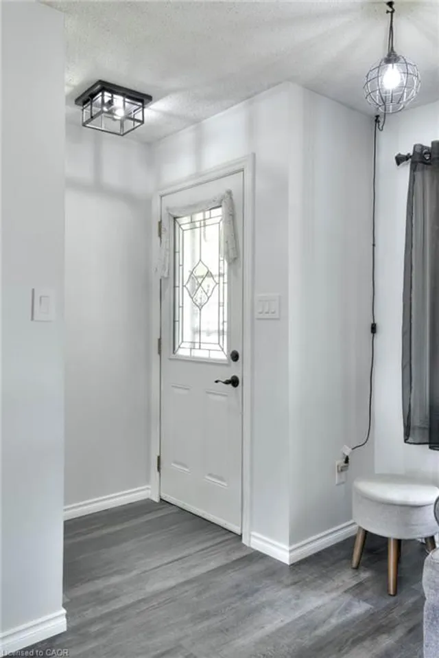 Additional image 8 of 231 Fergus Ave