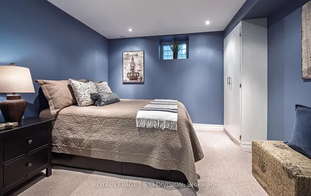 Additional image 31 of 151 Forman Ave