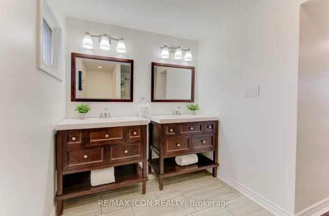 Additional image 22 of 43 Winding Way