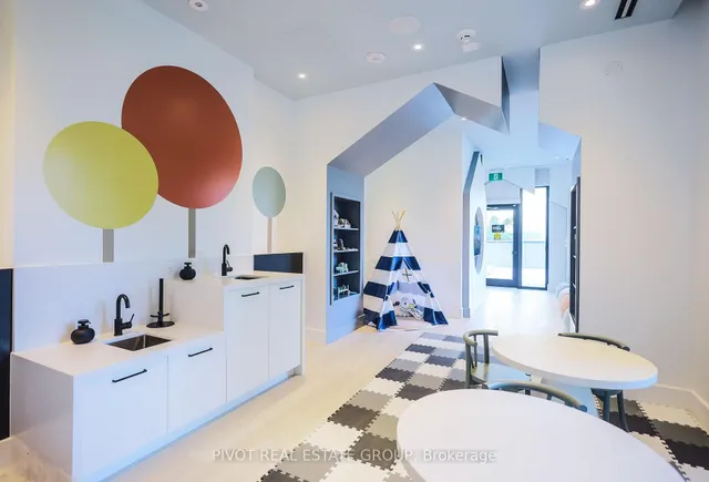 Additional image 18 of 285 Dufferin St Unit 715