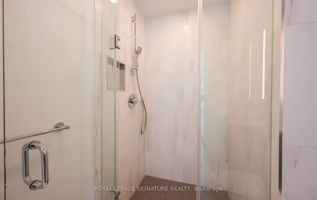 Additional image 31 of 10 In On The Park Dr Unit 105