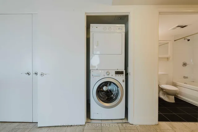 Additional image 18 of 2181 Yonge St Unit 2702