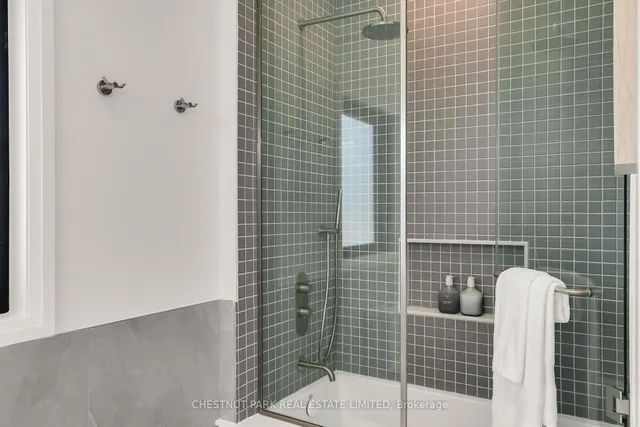 Additional image 38 of 1031 Spadina Rd